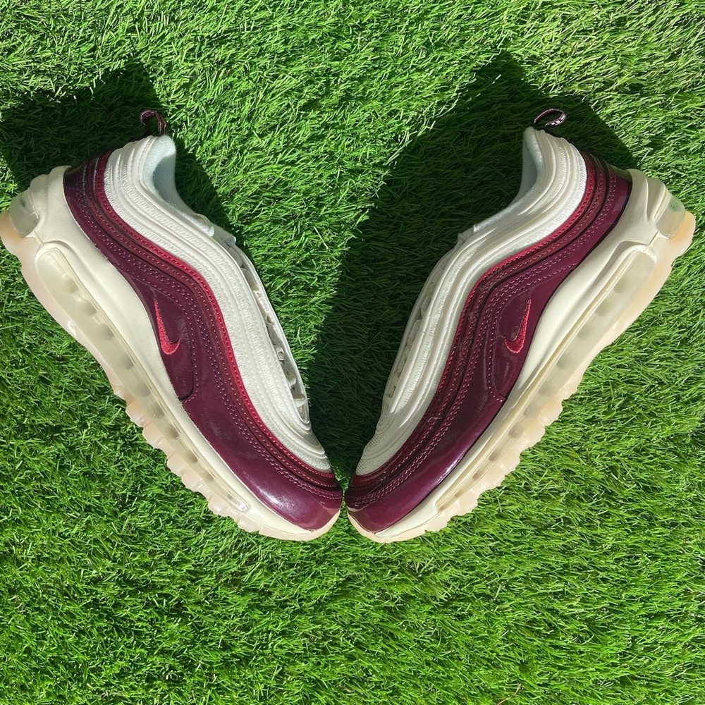 Air max ‘97 beetroot authentic brand new size 7.5W fast shipping🚀